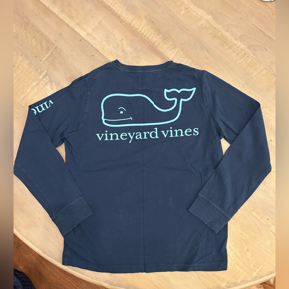 Vineyard Vines boys Lily sleeve t-shirt S (8-10)